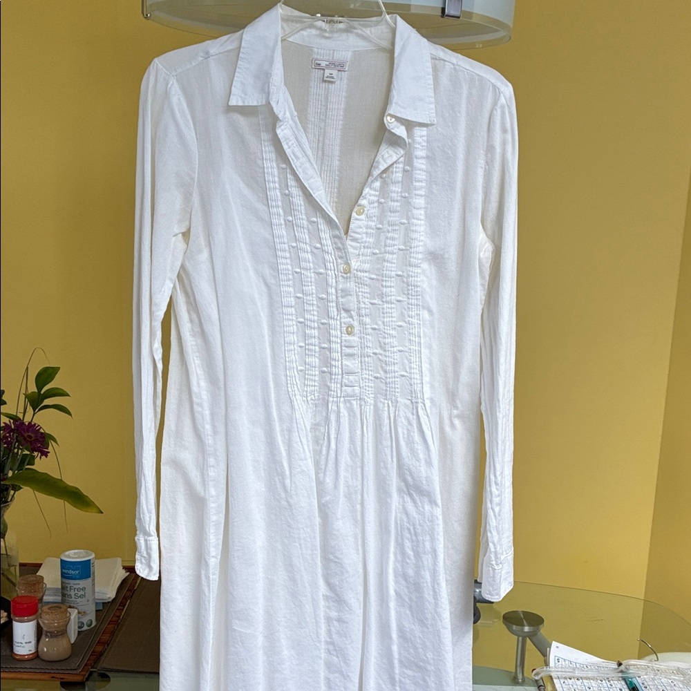 GAP White Button-Down Shirt